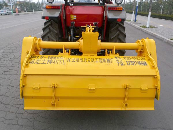 雙傳動兩排鏈條拌和機(jī)（偏小型）
